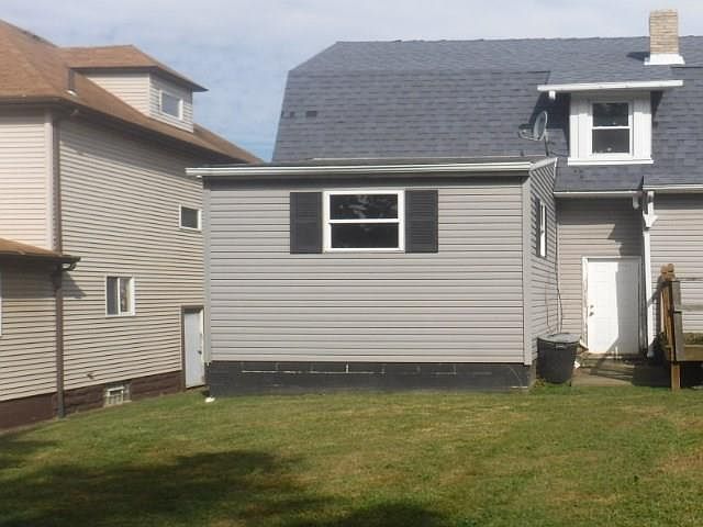 2nd image of 918 Marshall Ave