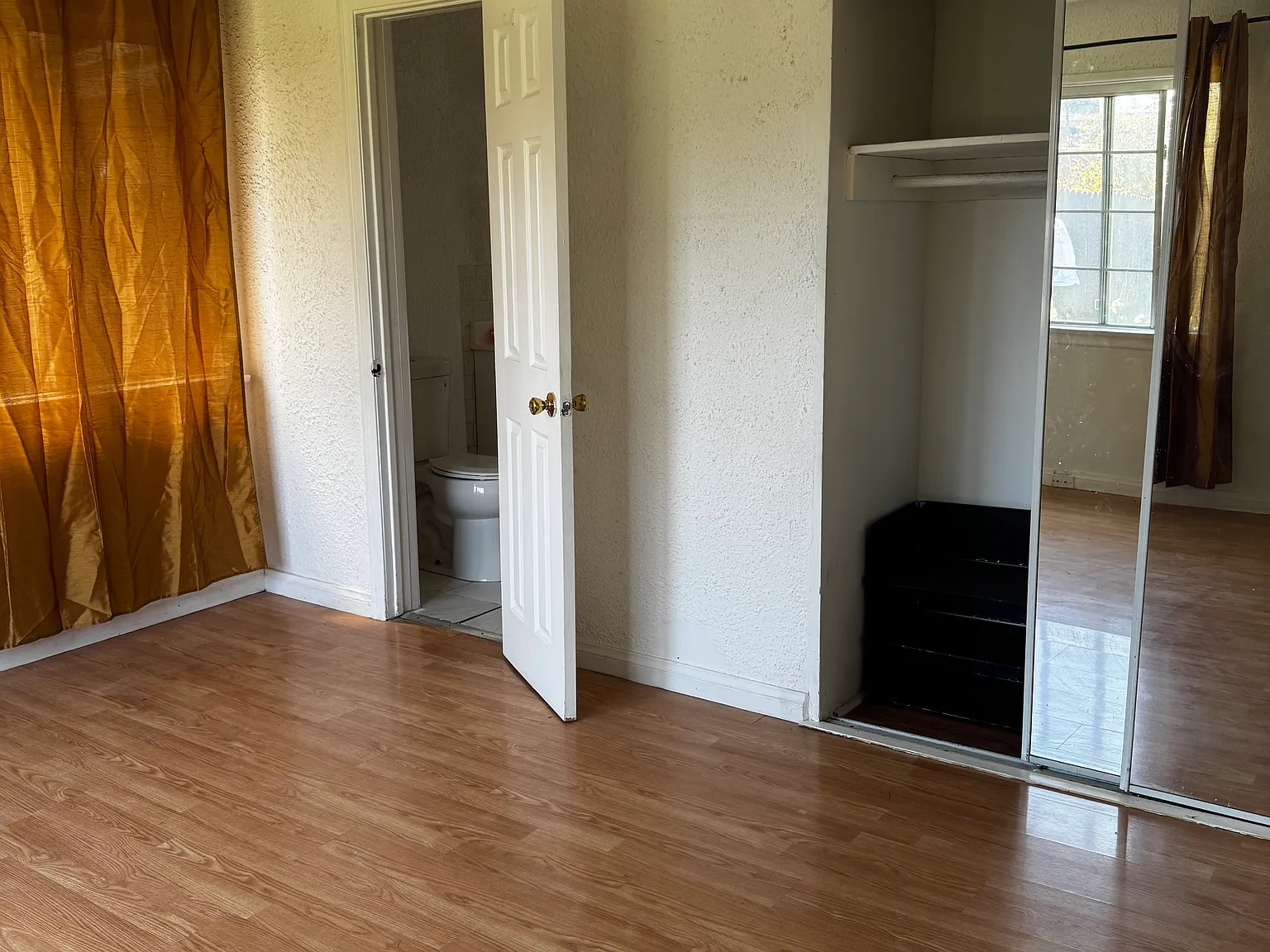 1 bed, 900 sqft, $1,800 — Photo 4