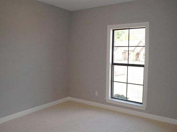 3rd image of 6276 Dixon Dr