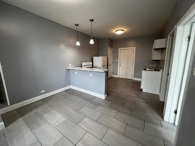 1st image of 4253 S Whipple St #202