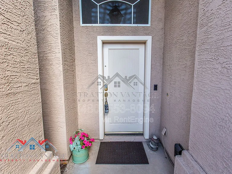 1231 N Layman St — Photo 5