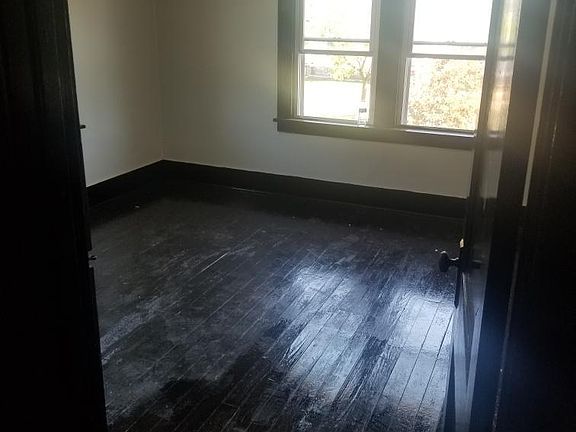 4th image of 1761 E 32nd St #1