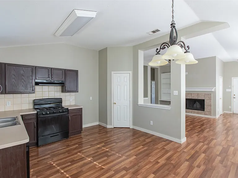 9005 Boone Dr — Photo 18