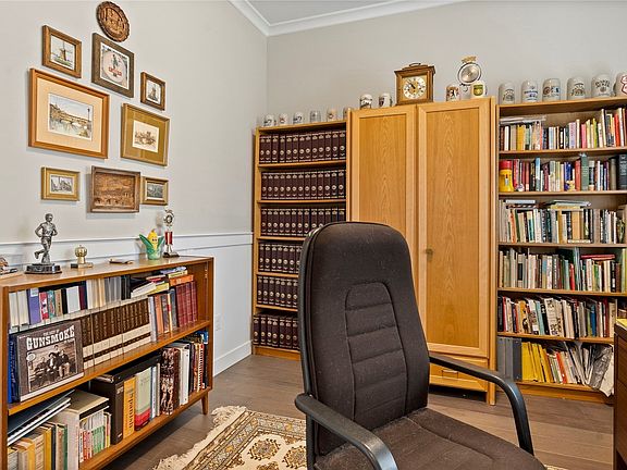 4th image of 11258 Malcolm Drive NW