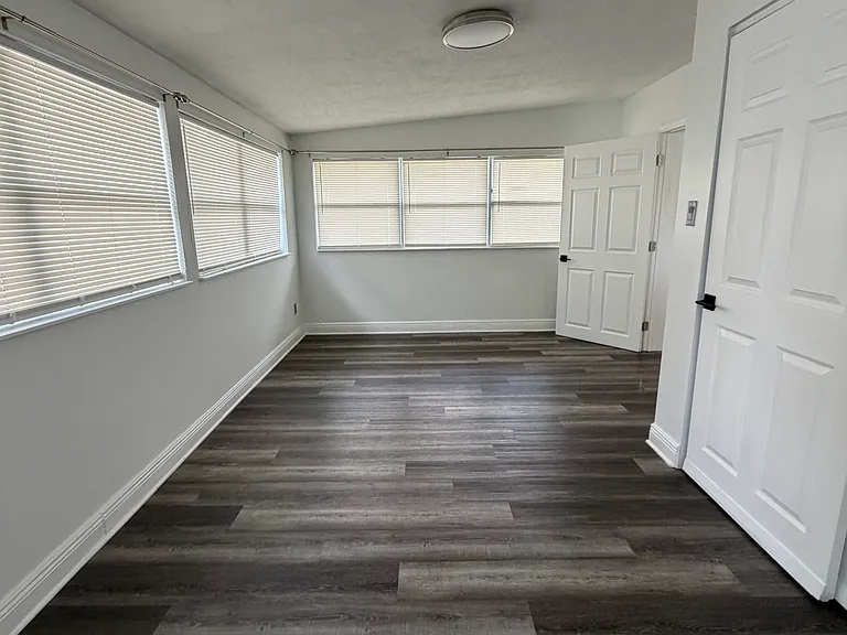 4870 Seminole Ave — Photo 13