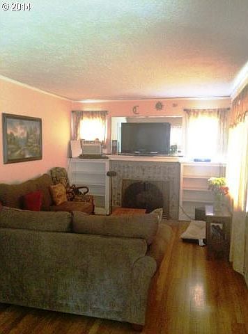 2nd image of 315 W 28th St