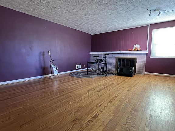 3rd image of 1181 Susan Dr