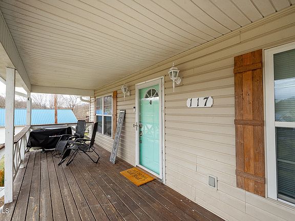 4th image of 117 Parkview St