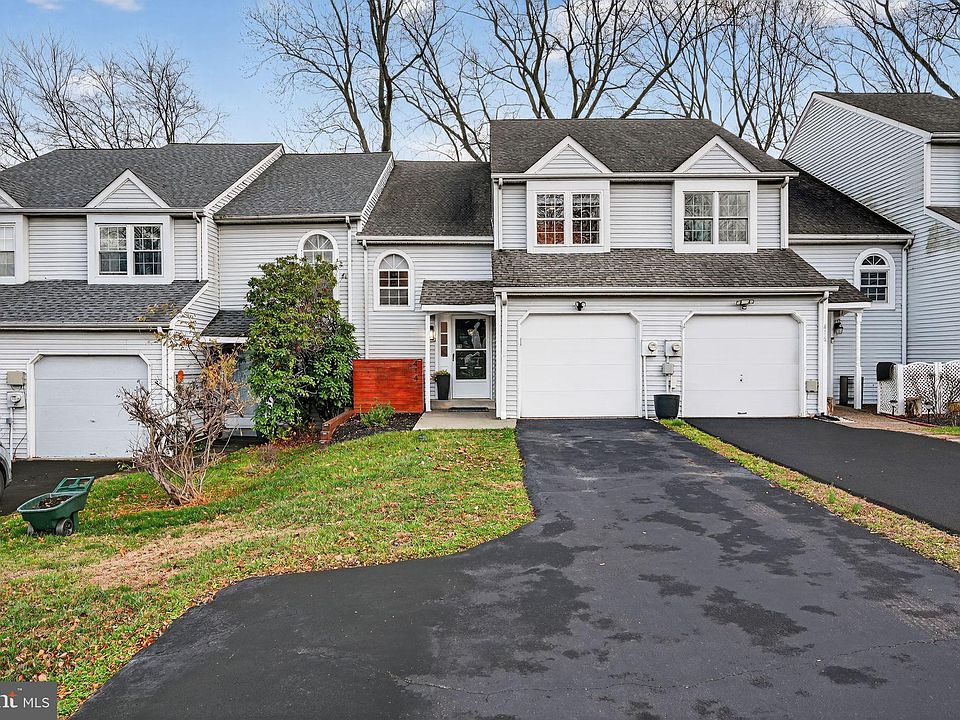 1st image of 414 Whittier Dr