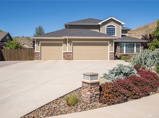 328 Canyon Creek Dr, Wenatchee, WA 98801