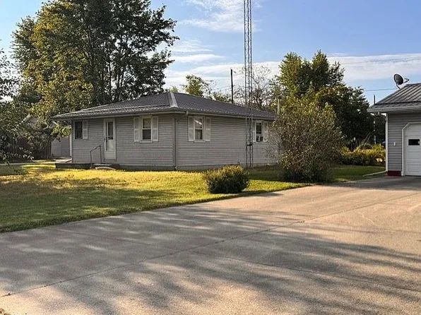 518 1st St, Elnora, IN 47529