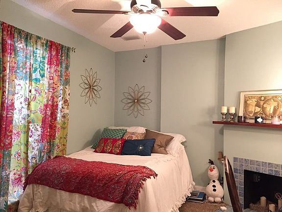 3rd image of 146 E Voorhis Ave APT 7