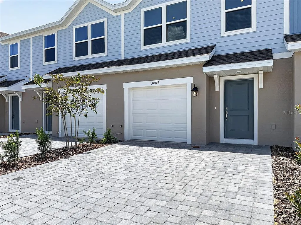 3 bed, 3.0 bath, 1451 sqft, $1,989 — Photo 2