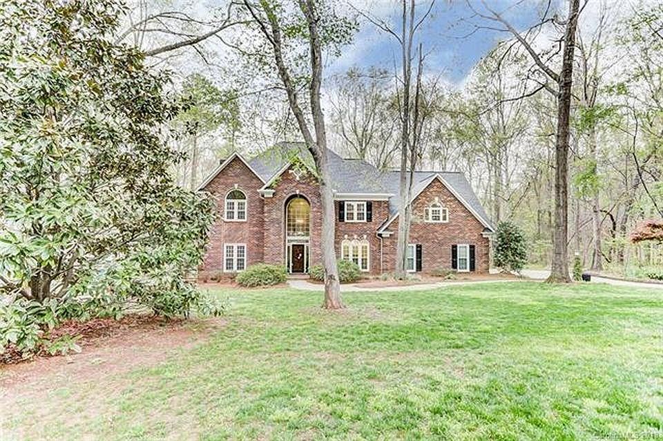 Spacious, updated brick home. Fully furnished, 1 acre lot, private cul-de-sac. Excellent Weddington schools!