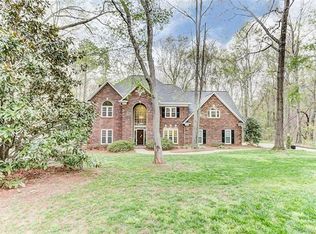 1315 Lake Point Dr, Matthews, NC 28104