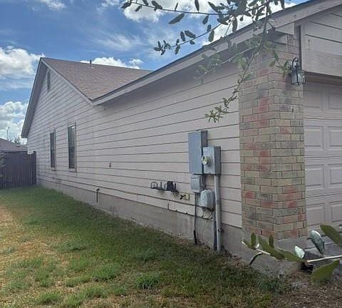 3rd image of 112 Azolar St