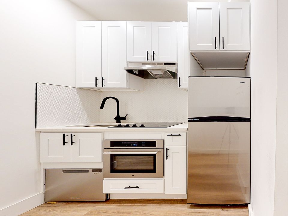 2nd image of 2785 Broadway APT 3J