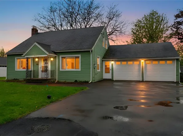 807 2nd St, Liverpool, NY 13088
