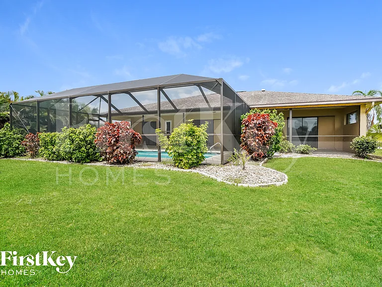 3721 SW 6th Ave — Photo 15