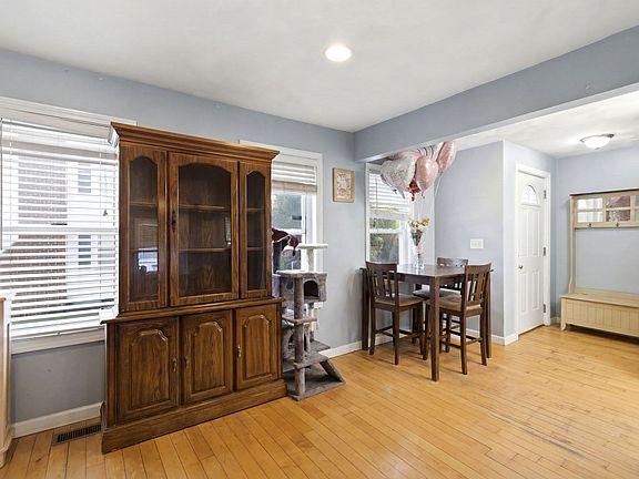 4th image of 17 West St