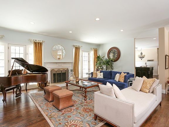 4th image of 74 Corbett Dr