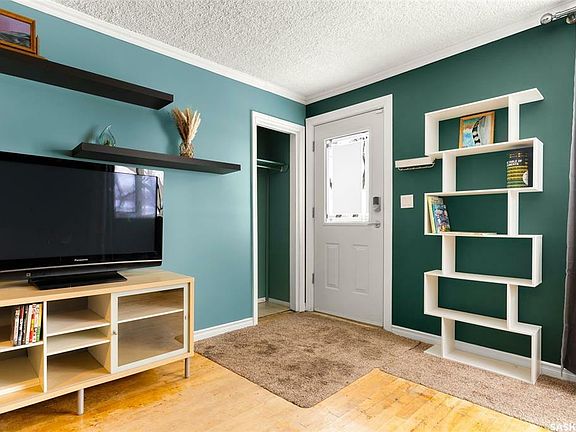 3rd image of 5318 Dewdney Ave