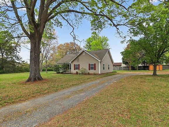 2nd image of 125 Southfork Rd