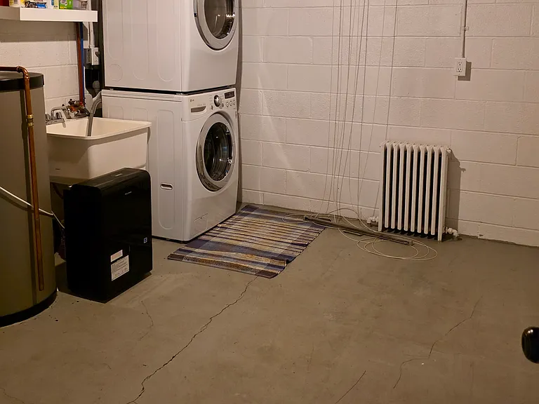 114 W Buffalo St — Photo 18