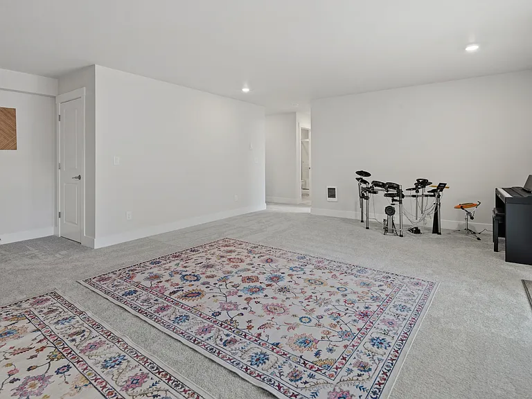 14999 NW Evelyn St — Photo 36