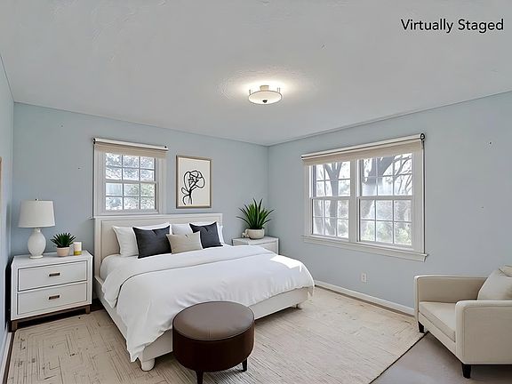 3rd image of 321 Kimsey St