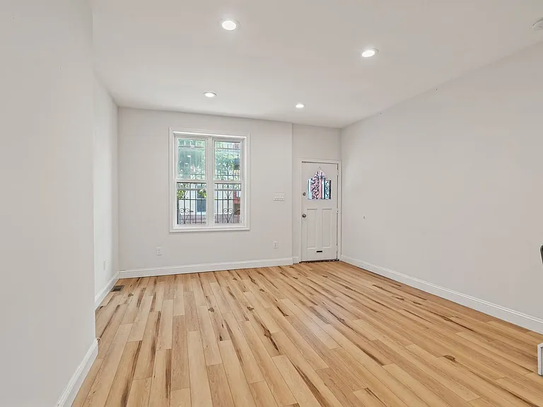 1630 Edgley St — Photo 3