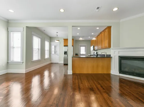 629 E 6th St #3, South Boston, MA 02127