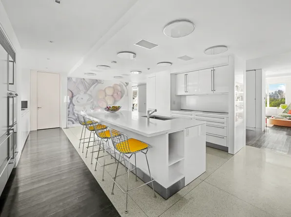 101 Central Park West image 8 of 14