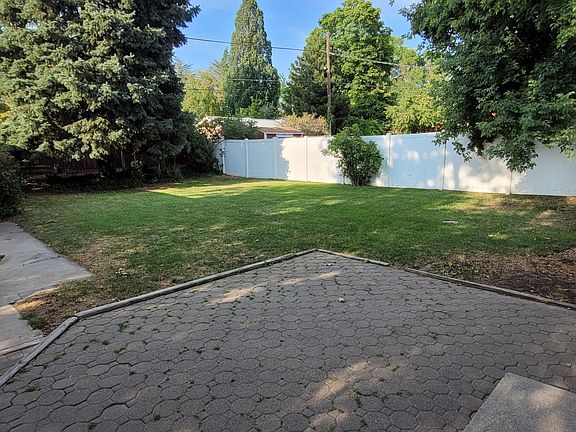 3rd image of 1811 E Severn Dr