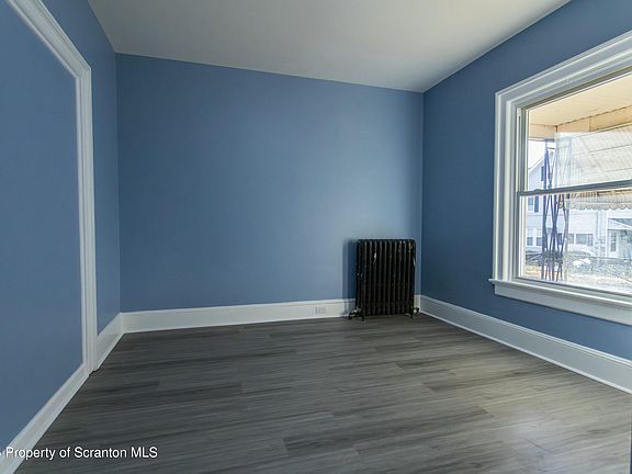 4th image of 208-210 N Lincoln Ave