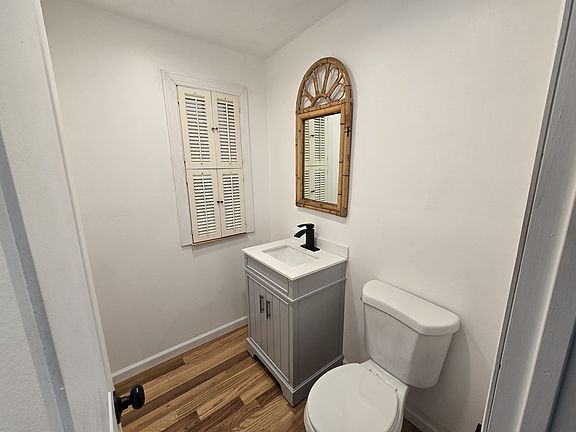 5th image of 2608 N Neva Ave