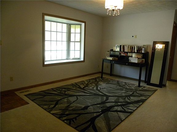 4th image of 1425 Rose Ct