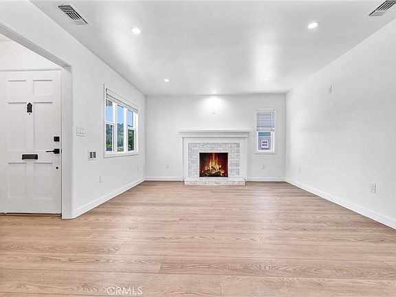 4th image of 905 Arwin St