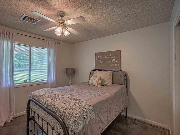 3rd image of 184 Leisure Dr