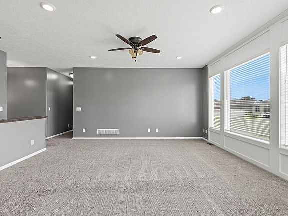 4th image of 4625 32nd St