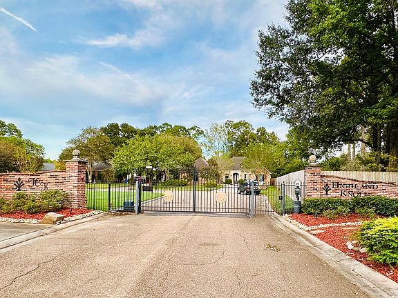 2nd image of 713 Highland Knoll Ct