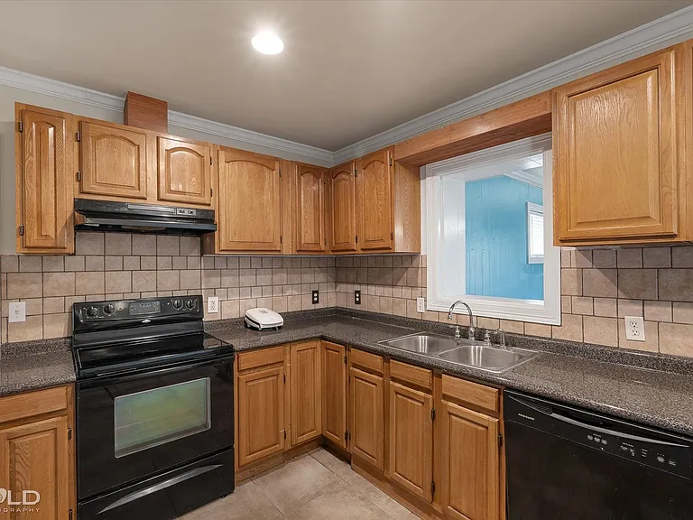 2726 W Cavett Dr — Photo 7