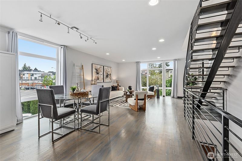 2nd image of 4419 B Corliss Avenue N