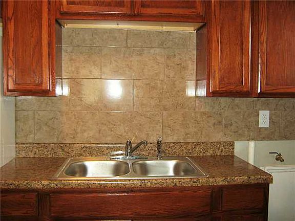 4th image of 8305 Mount Whitney Dr
