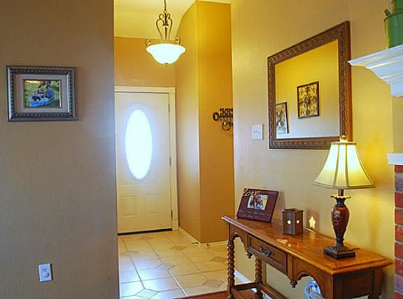 2nd image of 1621 Kelly Ln