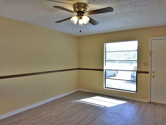 2nd image of 6405 Cooper Ln APT 1