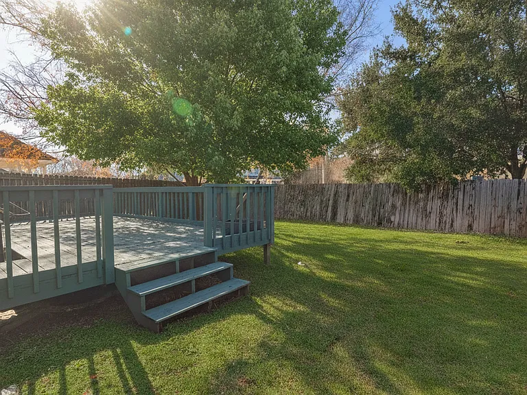 5684 Ducros Dr — Photo 3