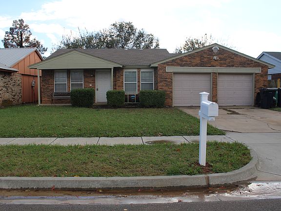 2nd image of 1012 SW 103rd St