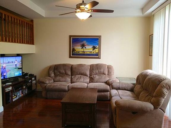 Sitting room with 42" LED TV