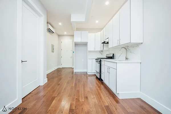 Rented by Nooklyn NYC LLC | media 4